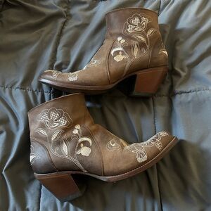 Shyanne Cowgirl Boots